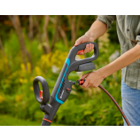 Gardena akumulatorski višenamjenski čistač AquaBrush patio 03/18V P4A set