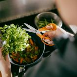 Fiskars kuhinjske škare, 18 cm 1075051